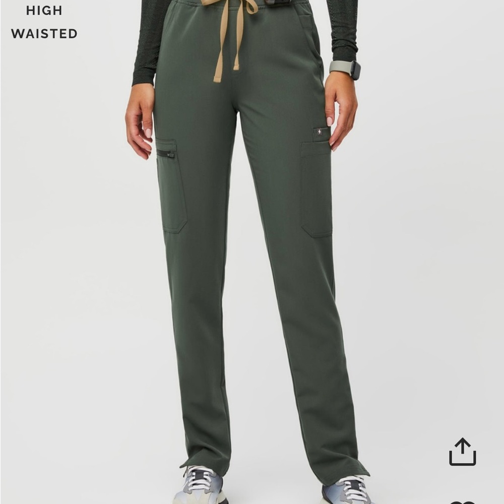 Figs High-waisted Yola scrub pants size medium in color sage